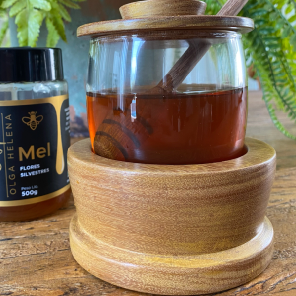 Meleira de madeira e vidro